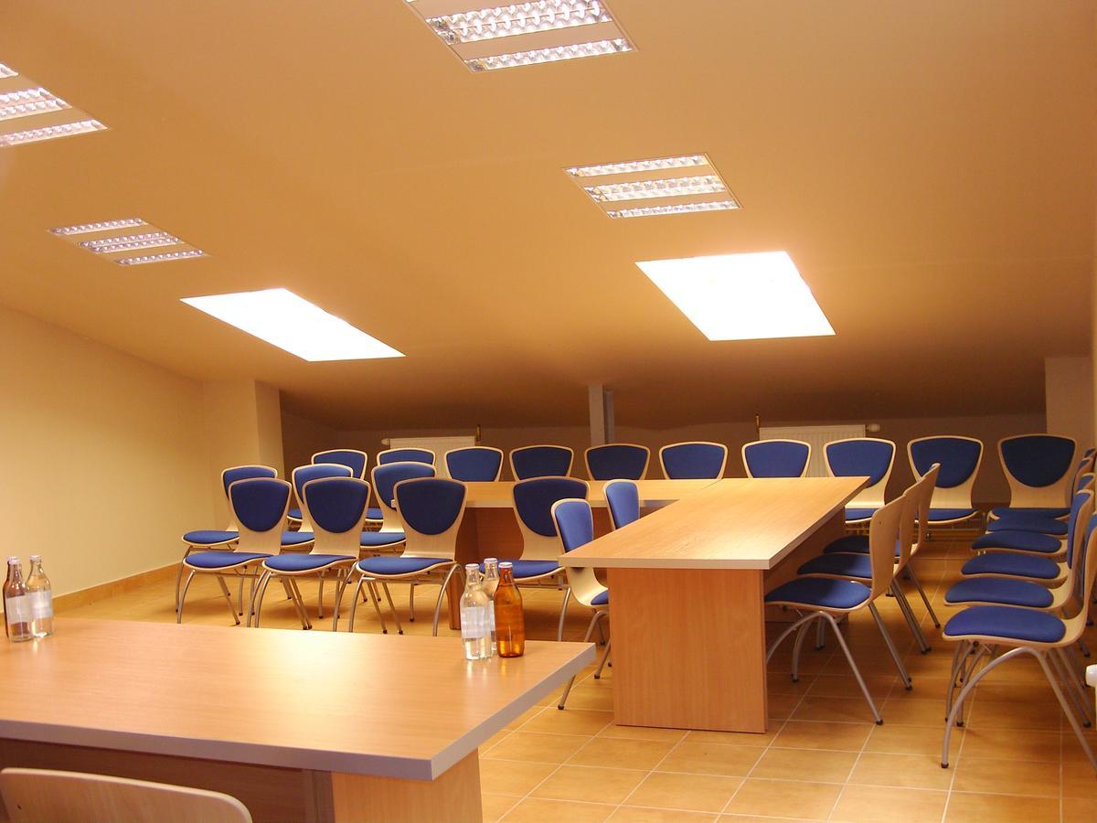 Dom Sportowca Blonie - Mosir Hotel Санок Екстериор снимка