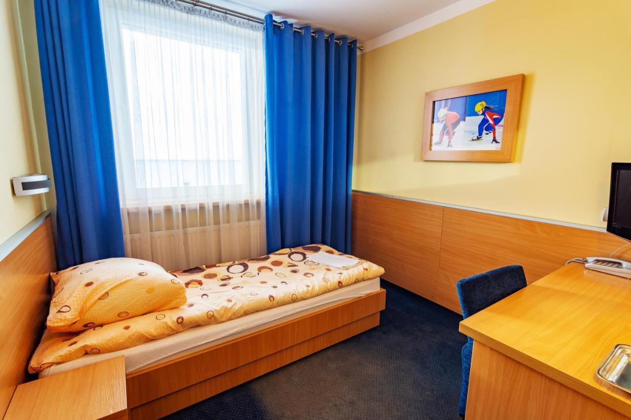 Dom Sportowca Blonie - Mosir Hotel Санок Екстериор снимка