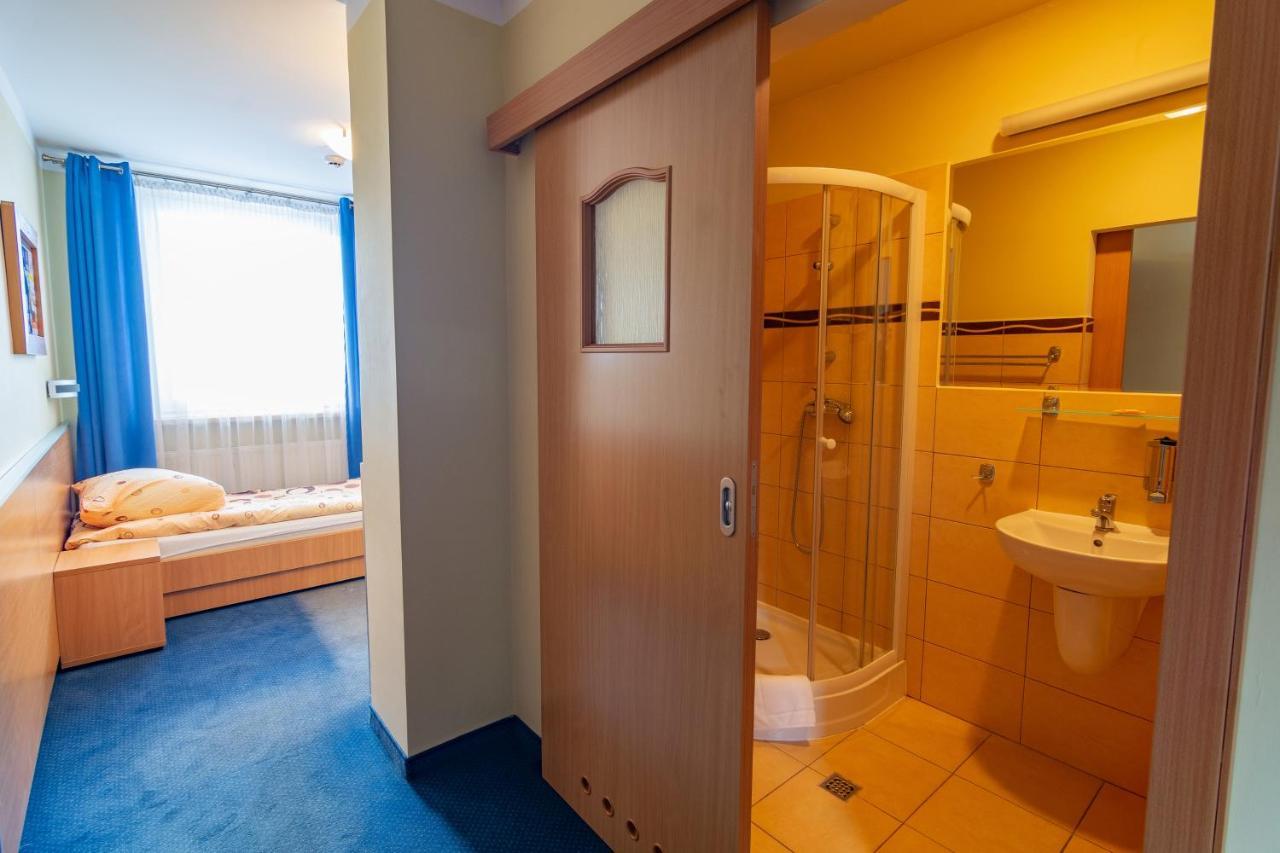 Dom Sportowca Blonie - Mosir Hotel Санок Екстериор снимка