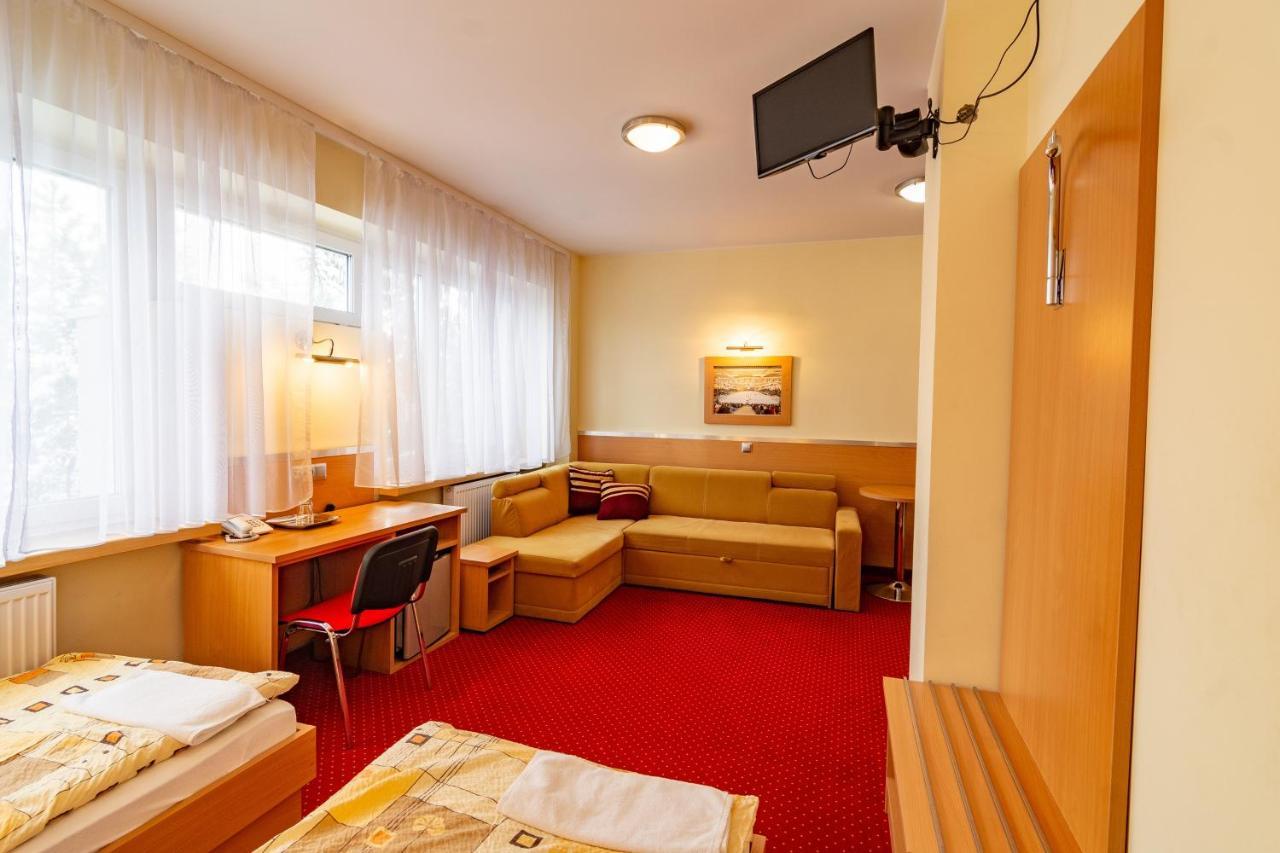 Dom Sportowca Blonie - Mosir Hotel Санок Екстериор снимка